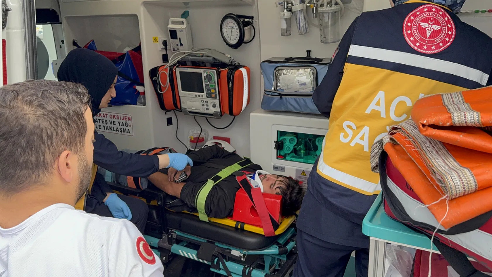 Samsun'da motosiklet otomobile çarptı! Feci kaza kamerada: 2 yaralı
