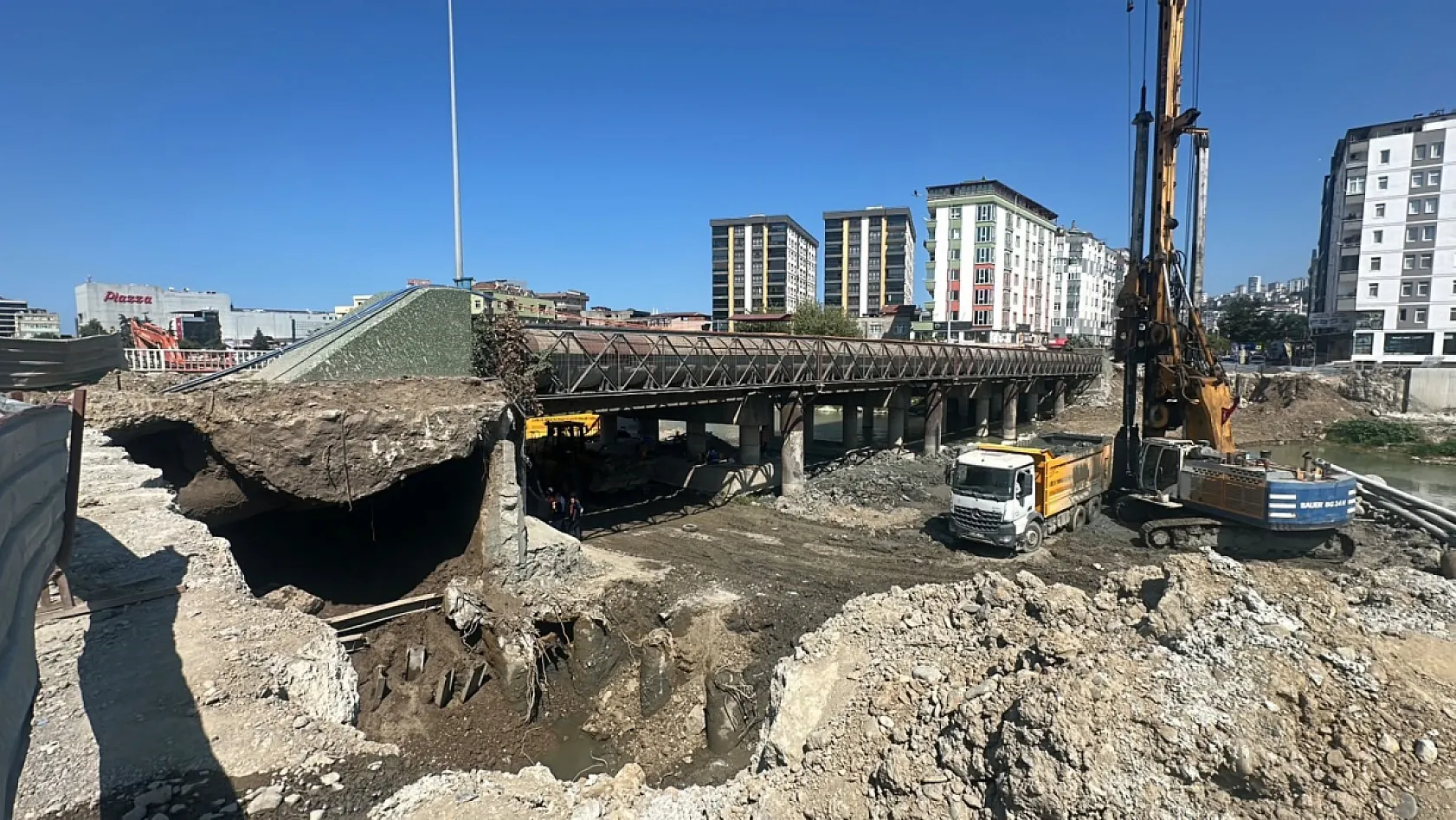 Samsun'da 100. Yıl köprüsü tedbir amaçlı trafiğe kapatıldı
