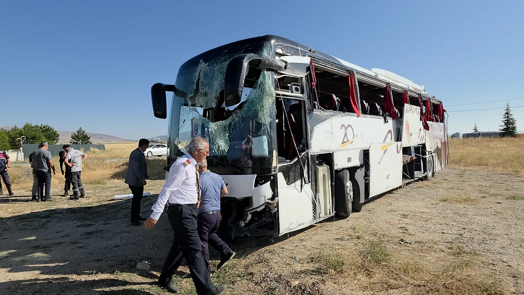 Yolcu Otobüsü Devrildi: 31 Kişi Yaralandı!