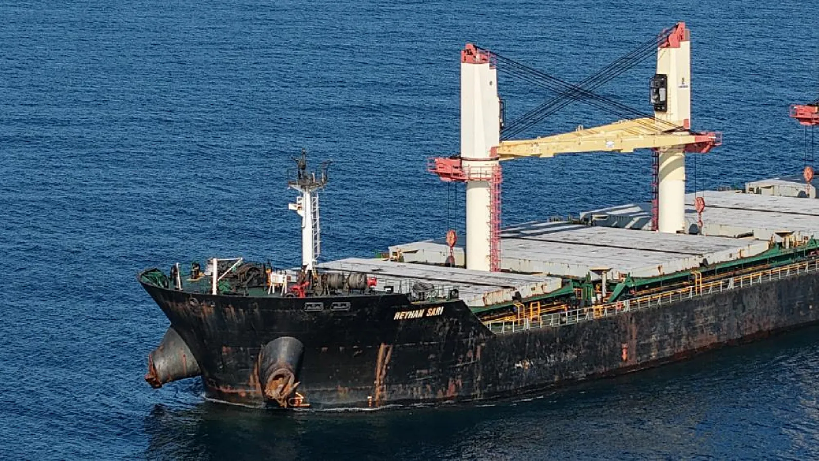 İHA Saldırısına Uğrayan Türk Gemisi Trabzon Limanı'na Ulaştı