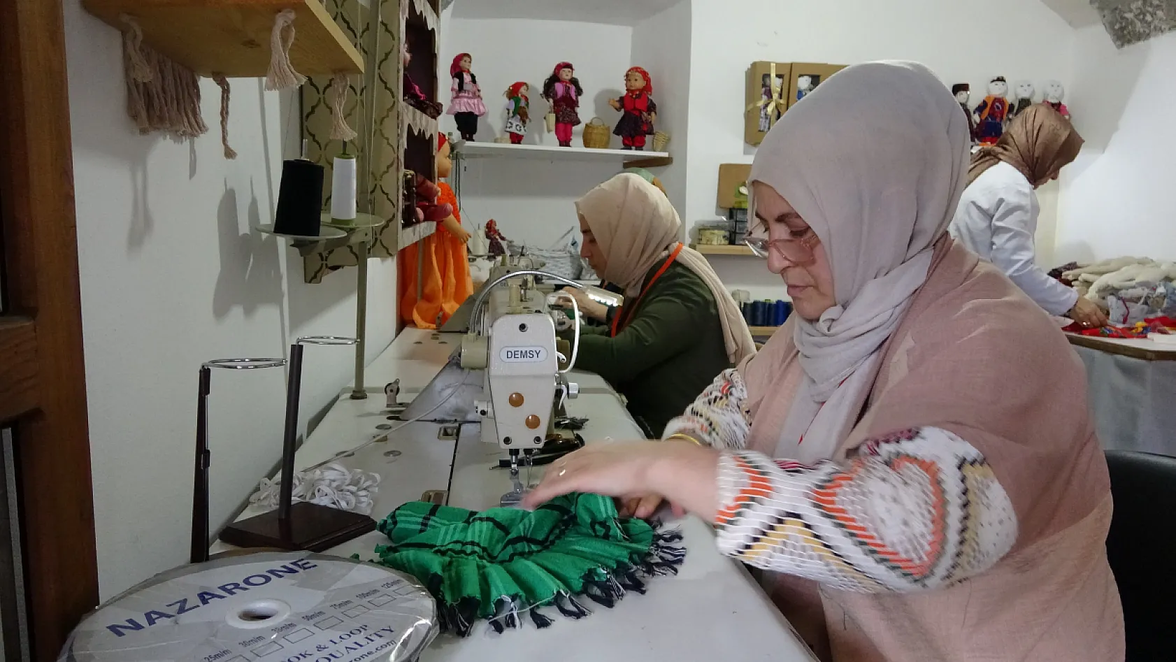 Sandıklardaki kültür bez bebeklerle yaşatılıyor