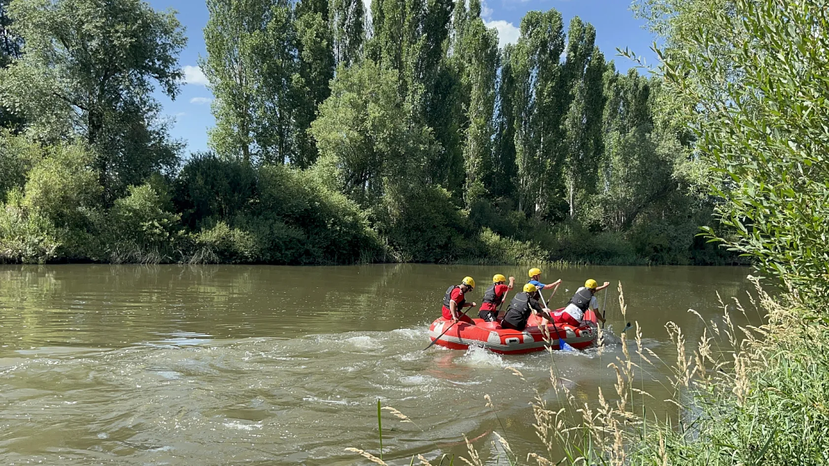 Kars'ta rafting heyecanı başladı: İlk eğitim kampı düzenleniyor