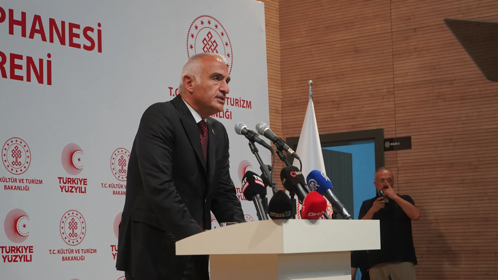 Bakan Ersoy: Kütüphaneler artık yaşam merkezlerine dönüştü