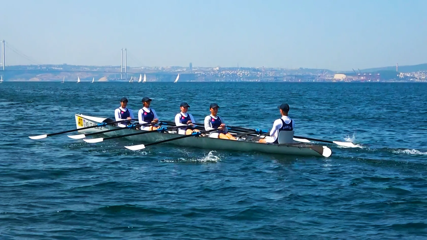 Deniz astsubay adayları zorlu eğitimden geçiyor