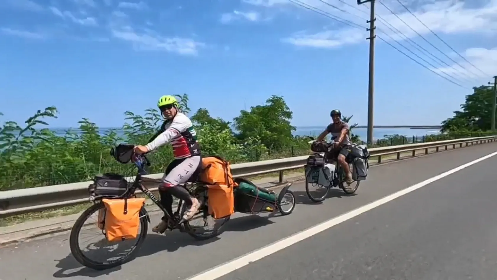 Karadeniz'i bisikletle keşfettiler