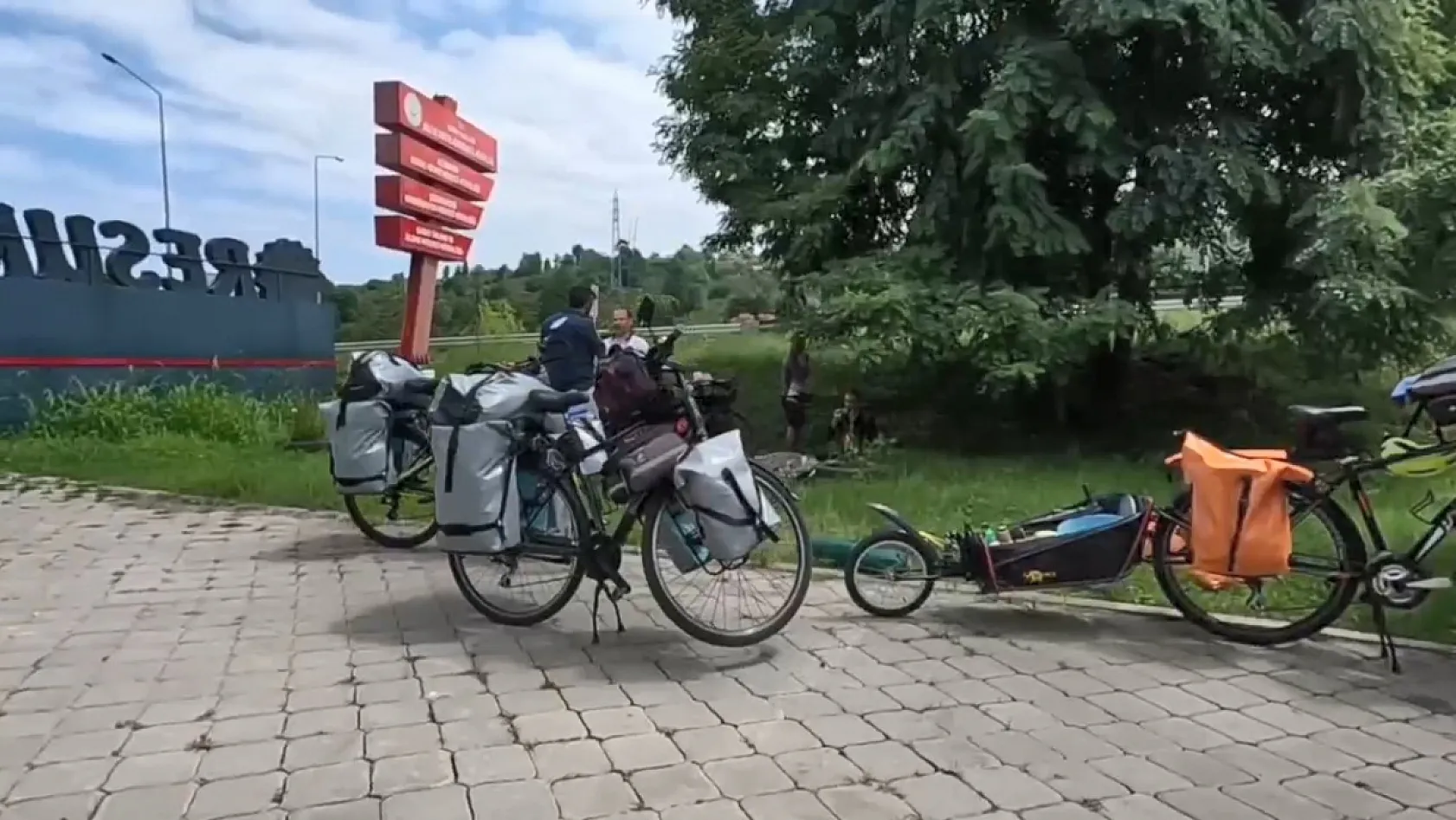 Karadeniz'i bisikletle keşfettiler