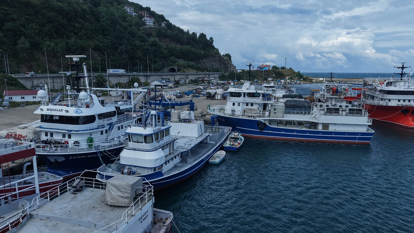 Balıkçıların yüzünü palamut güldürdü: Yeni sezon için hazırlıklar tamamlanıyor