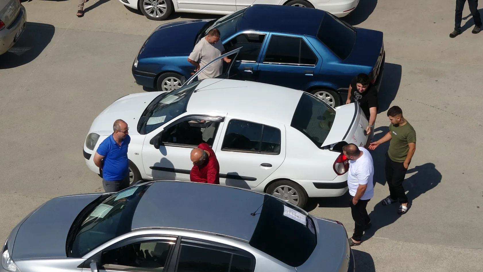Samsun'da ikinci el otomobil piyasasında durgunluk: Alıcı da satıcı da beklemede