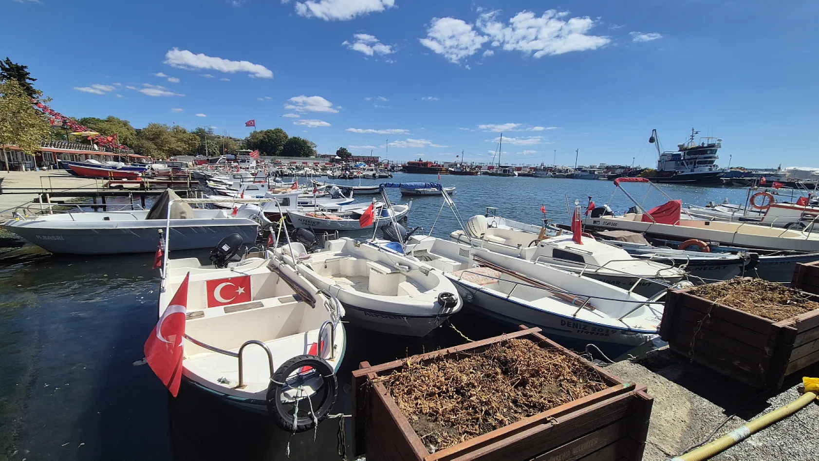 Poyraz balıkçıları karaya çekti