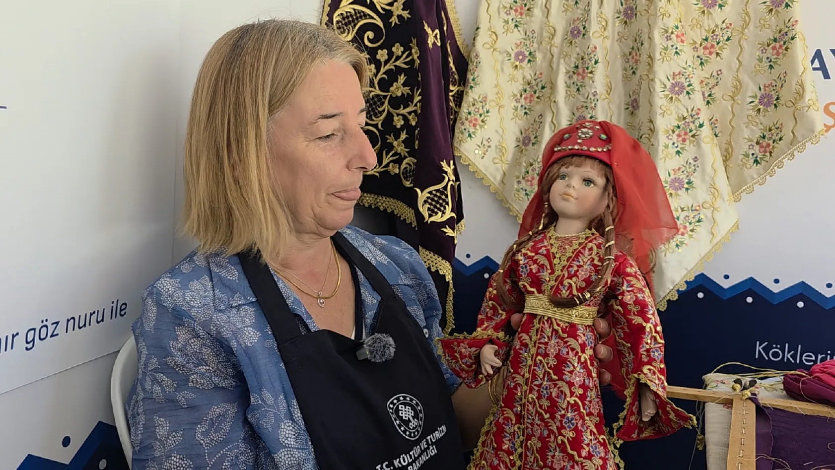 Sandıktan çıkan kıyafetler Kütahya'nın kültürel mirasını yaşatıyor