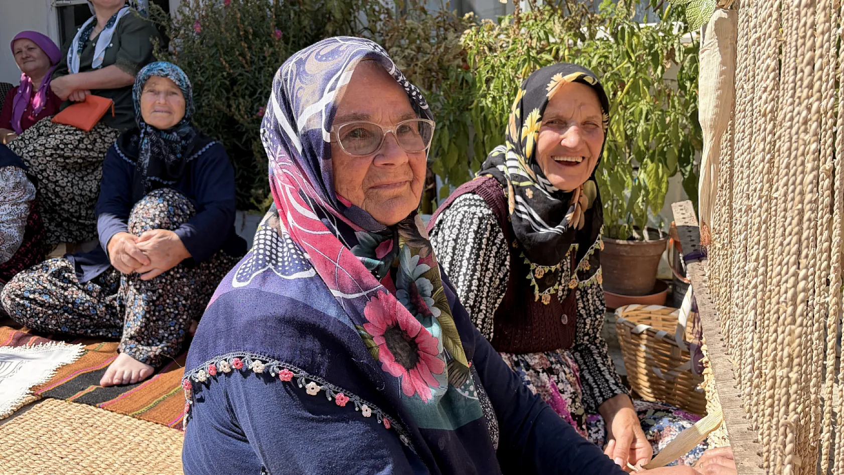 Mısır yaprağından hasır geleneği yeniden canlanıyor