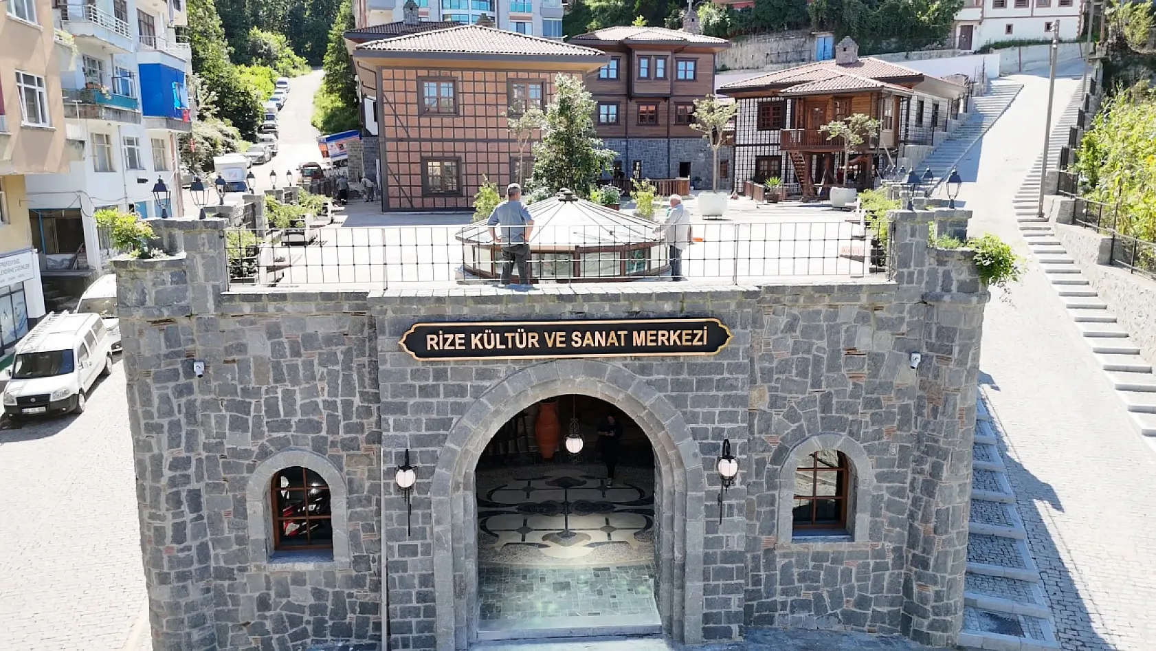 Rize'nin kültürü ve sanatı yeni merkezde buluştu
