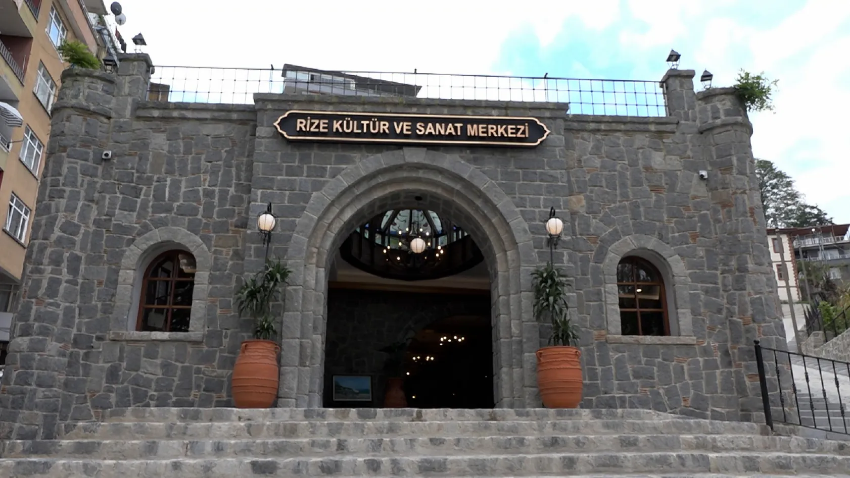 Rize'nin kültürü ve sanatı yeni merkezde buluştu