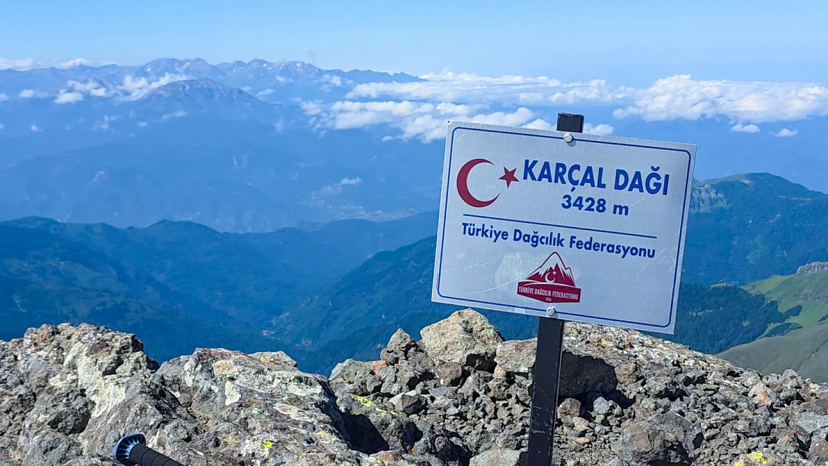 Karçal Dağı'nın zirvesinden nefes kesen görüntüler