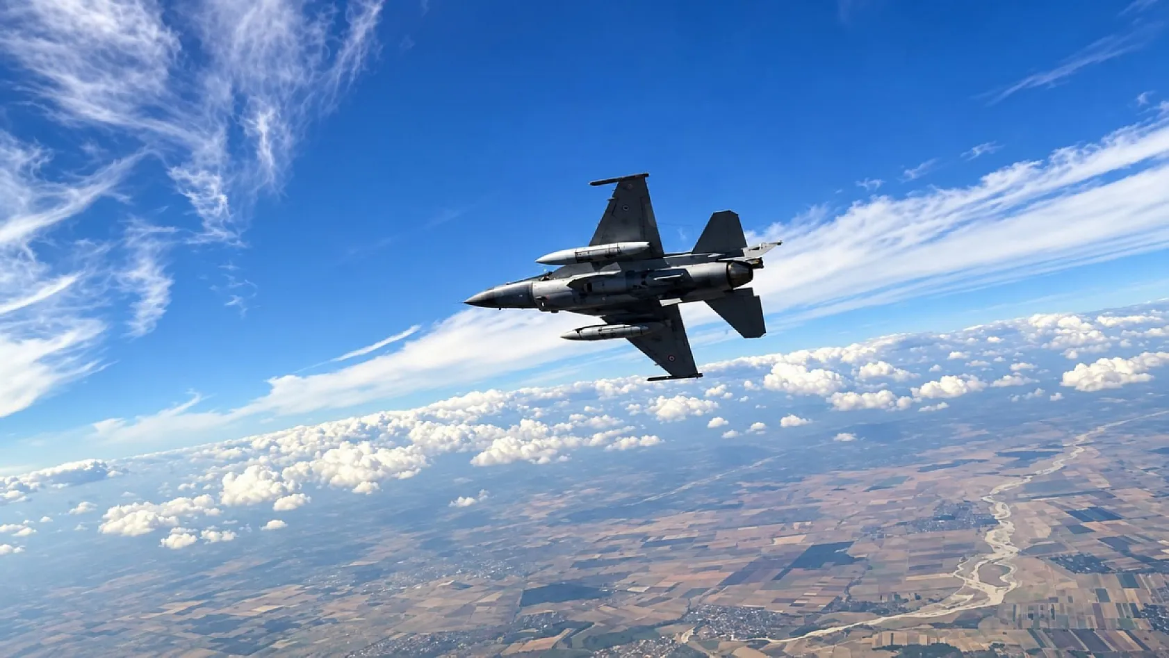 Türk F-16'ları Romanya semalarında