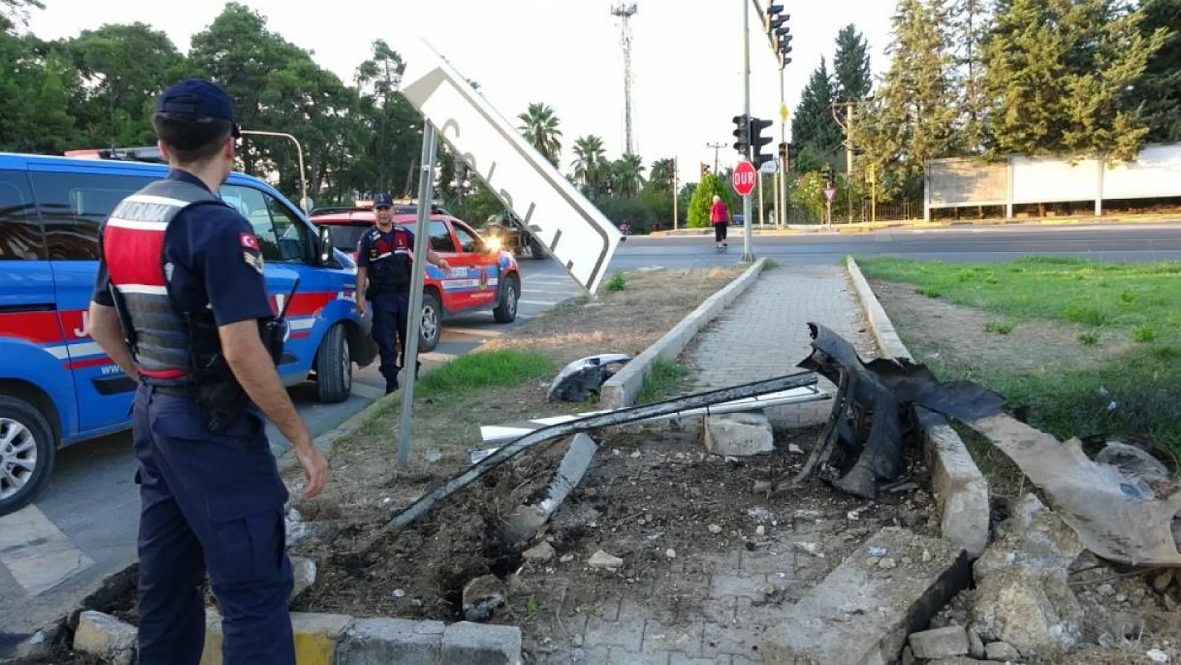 Manavgat'ta tur minibüsü dehşeti: 15 yaralı