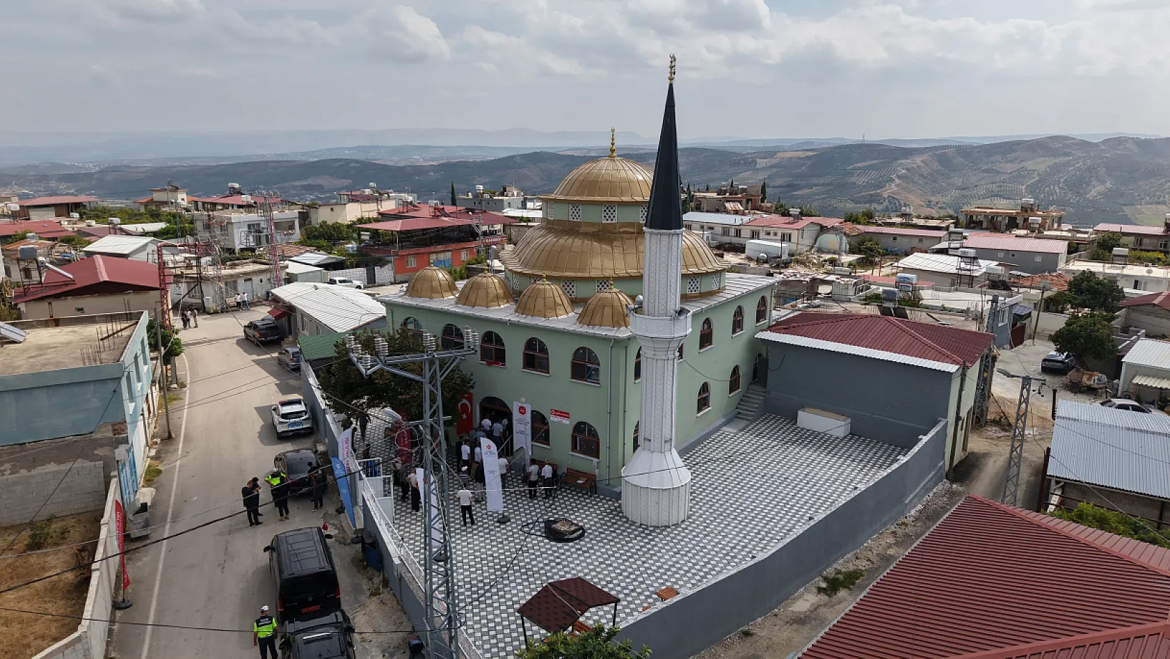 Asrın felaketinin ardından Hatay'da inşa edilen 135'inci cami ibadete açıldı