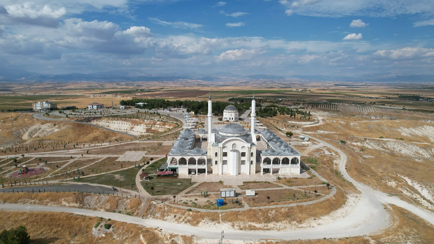 Adıyaman'da yaşlı vatandaşlar ebru sanatıyla buluştu