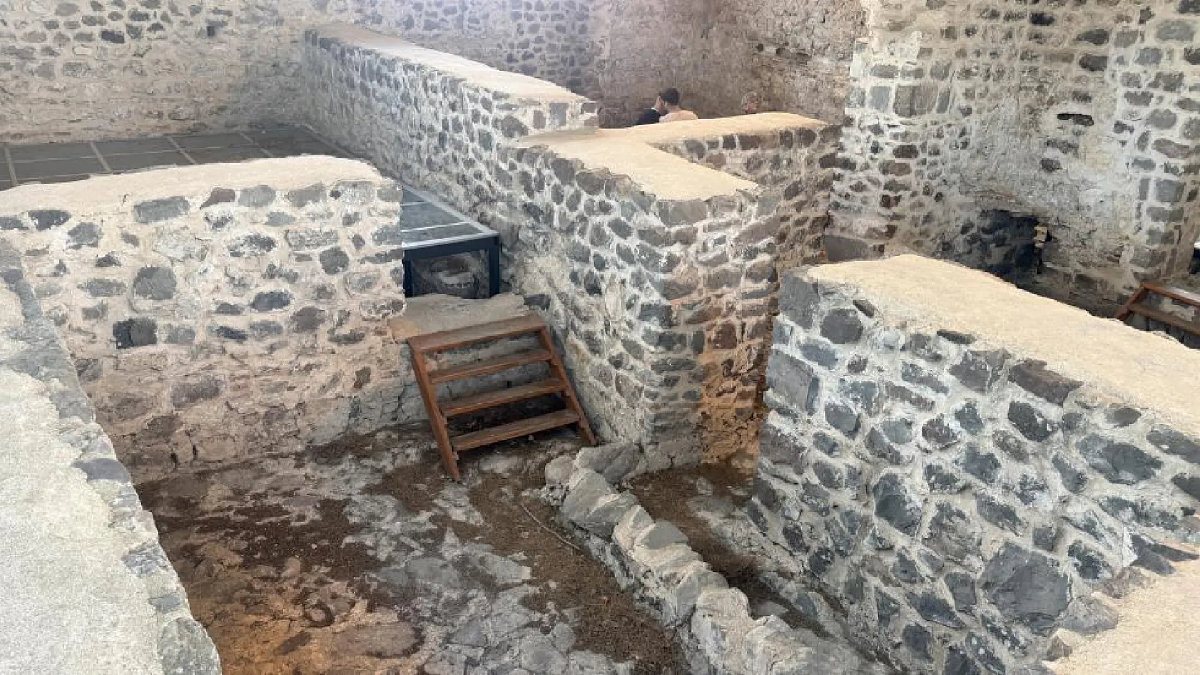 Niksar Kalesi'nin Kuzey Surlarında Restorasyon Başlıyor