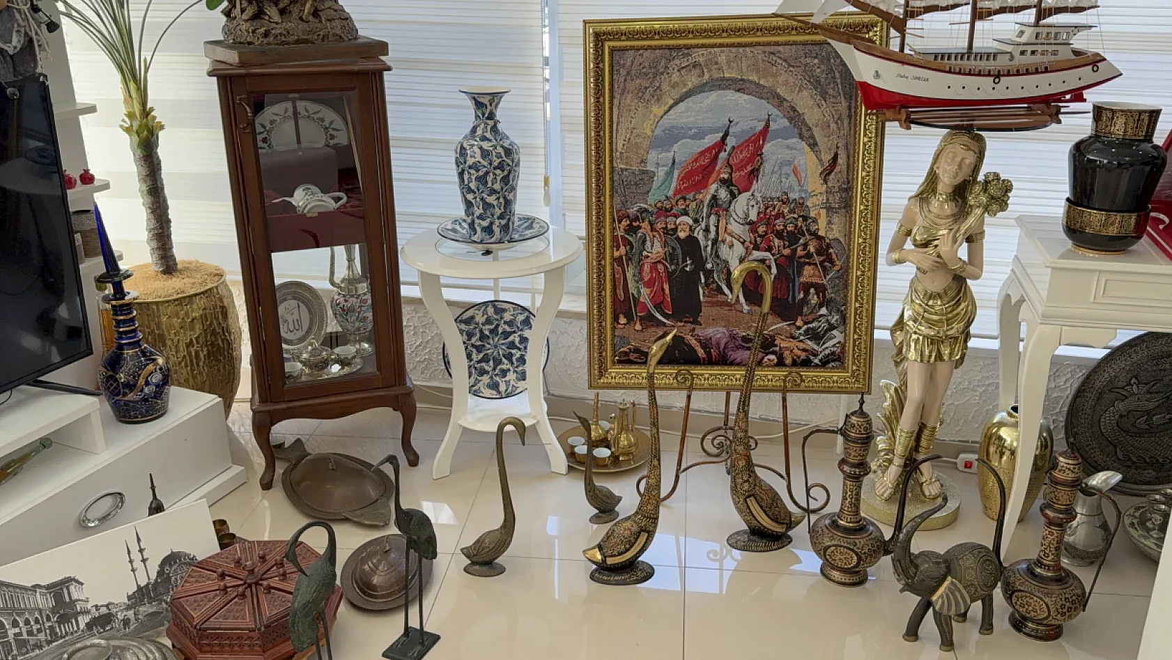 Geçmişin izleri makam odasında yaşatılıyor