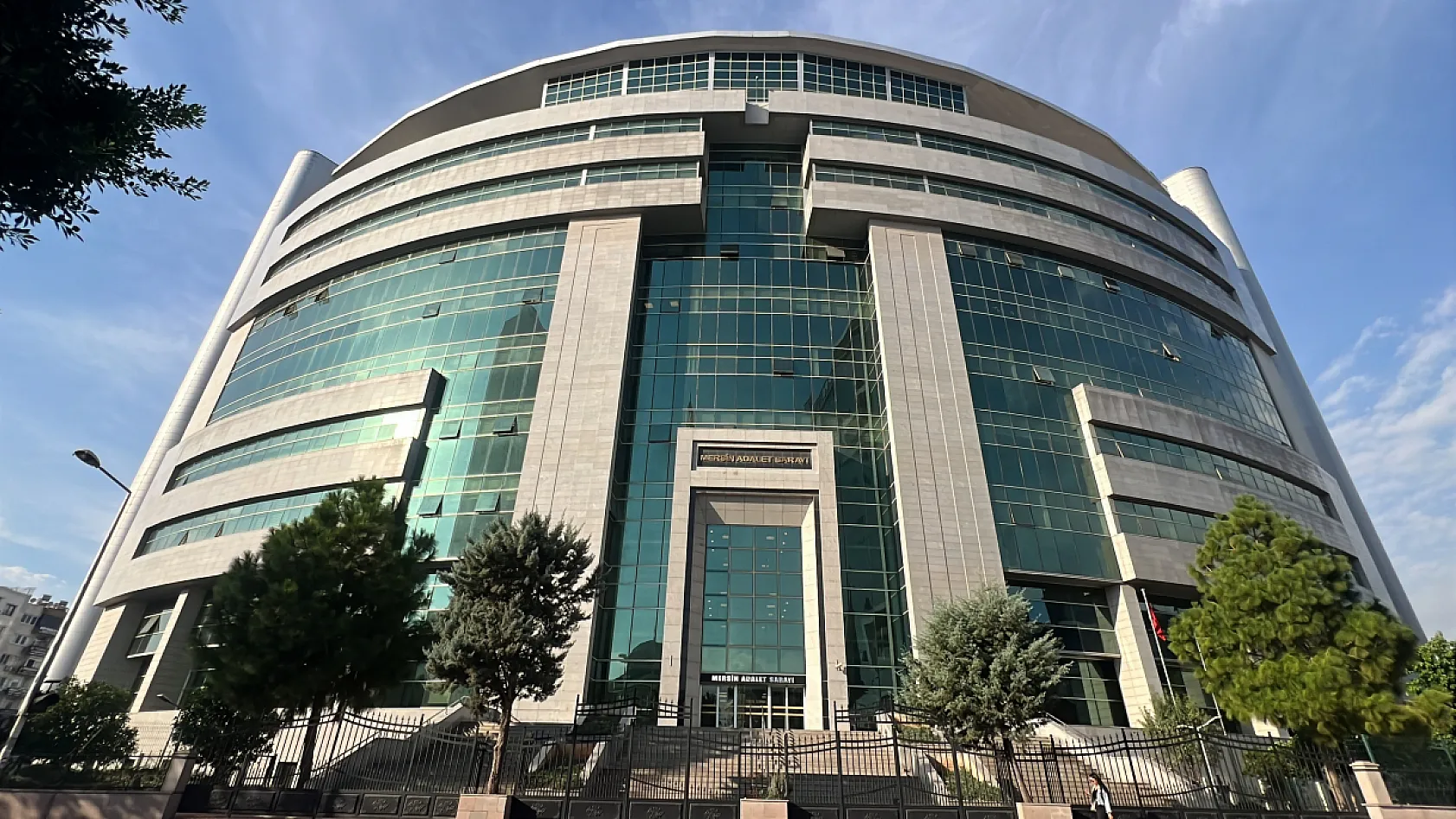 Mersin'de belediyelere yönelik soruşturmada tutuklama kararı