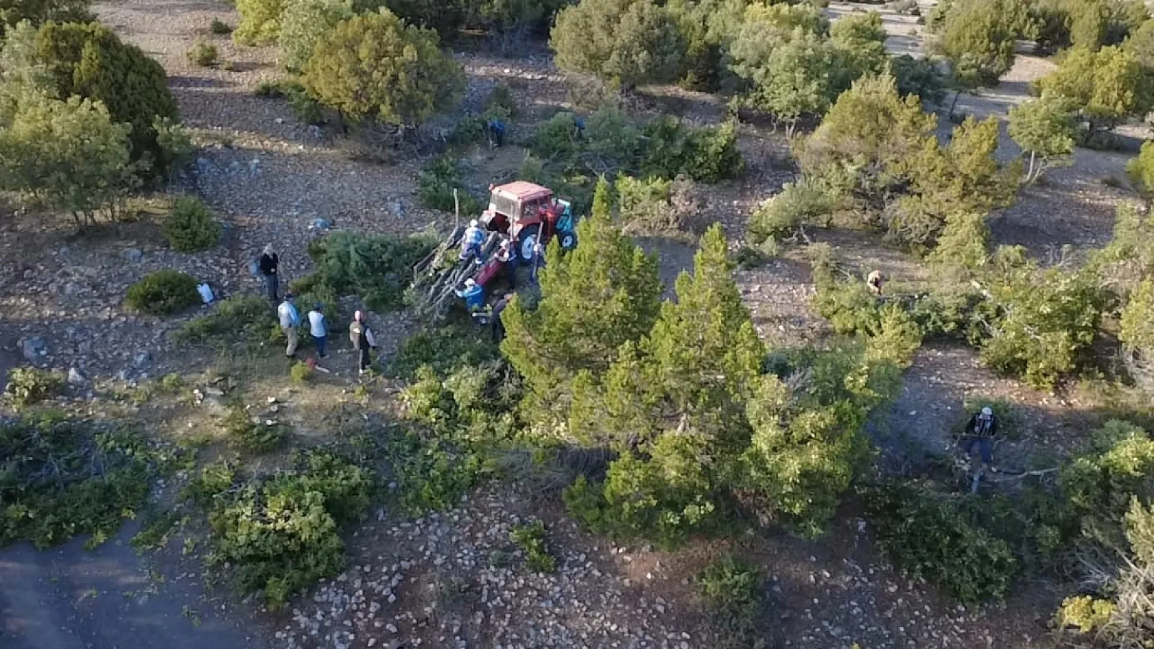 Yozgat'ta kışlık odun mesaisi imece usulü sürüyor