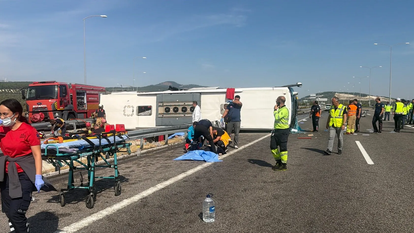 Manisa'da yolcu otobüsü ile tır çarpıştı: 11 ölü, 37 yaralı
