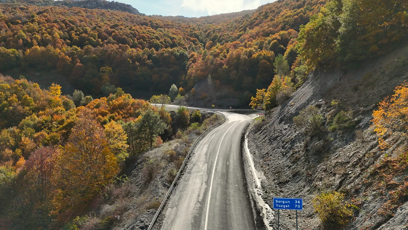 Şebek Geçidi sonbahar renkleriyle görsel şölen sunuyor