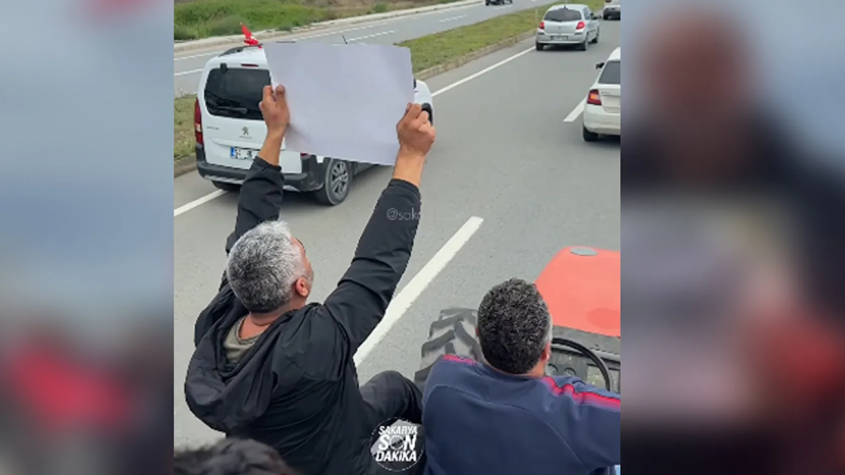 Fındık üreticilerinden traktörlü eylem