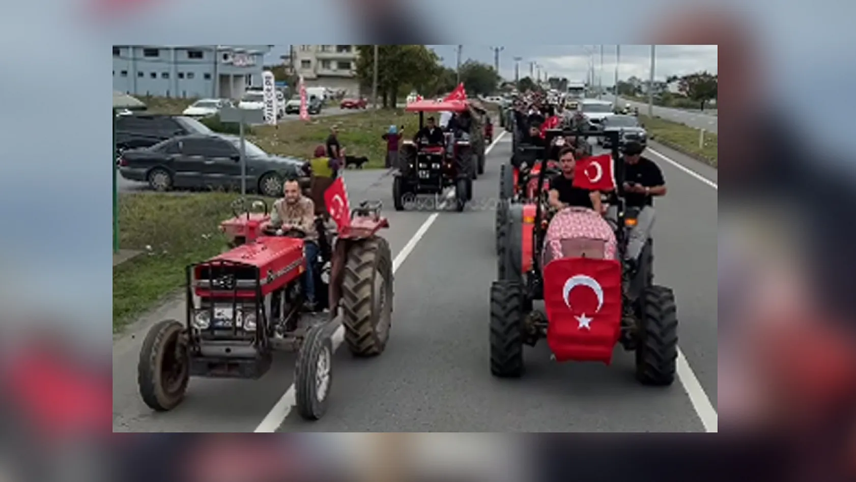 Fındık üreticilerinden traktörlü eylem