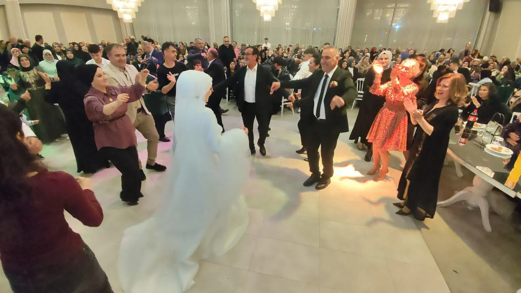 Mutlu sonsuzluğa 'evet'! Gazetemiz çalışanı dünya evine girdi