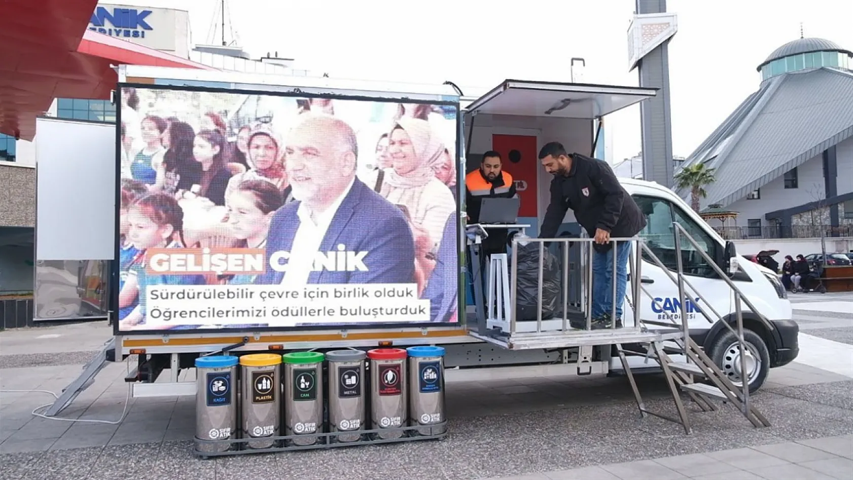 Canik Belediyesi'nden Aile Ekonomisine Dev Katkı: Atıklar Kazanca Dönüşüyor