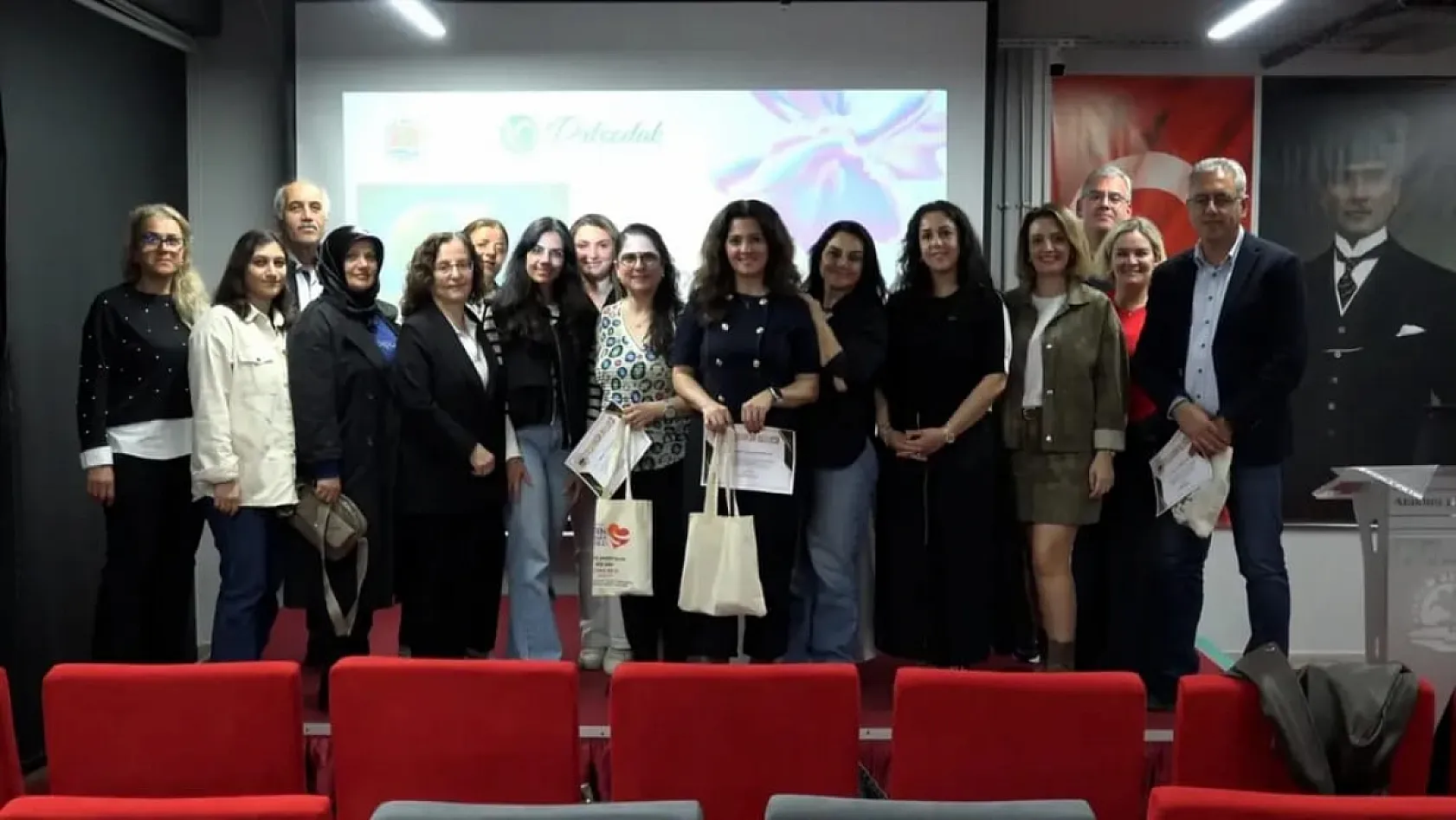 Atakum Belediyesinden 'Değişen Dünyada Aile Olmak' semineri