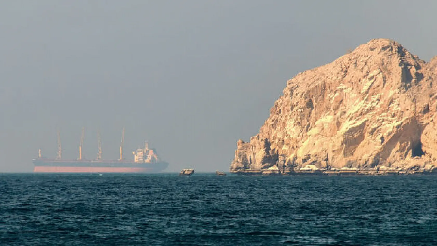 Dünya Nefesini Tuttu: İran'dan Hürmüz Boğazı Hamlesi! Petrol Krizi Kapıda mı?