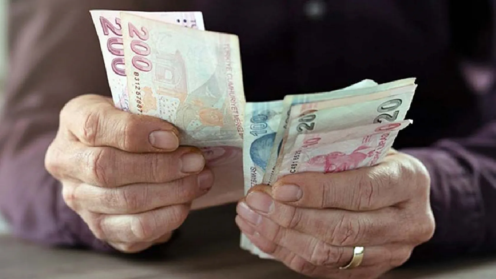 Bağ-Kur'lulara Büyük Fırsat: 9.000 Gün Şartı Olmadan Emeklilik Mümkün mü? İşte Kimsenin Bilmediği Yol