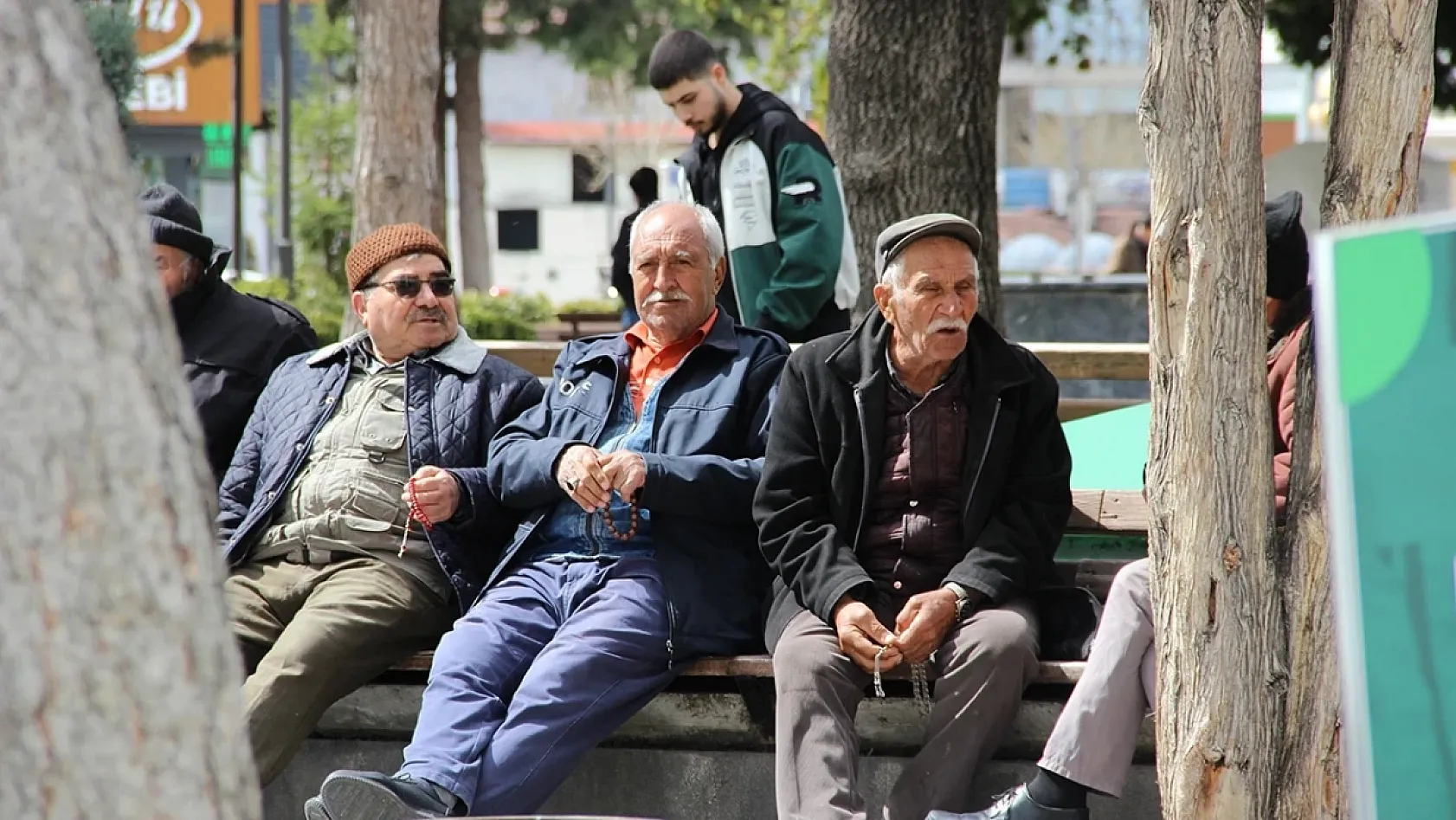 Emekli maaşı ve bayram ikramiyesi tarihleri netleşti