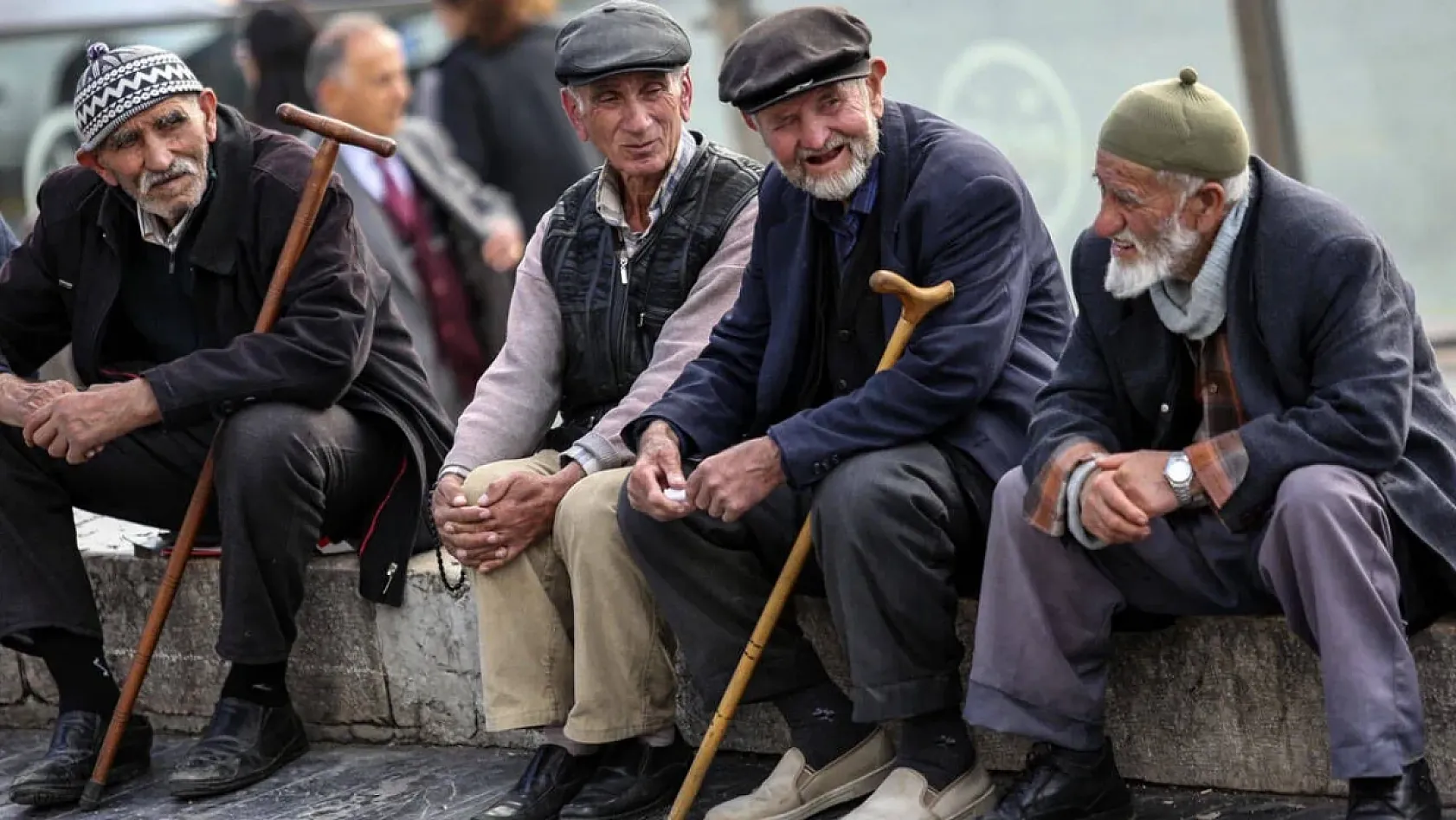 Emeklilere rekor ödeme! Hangi banka kaç TL veriyor? İşte tam liste!