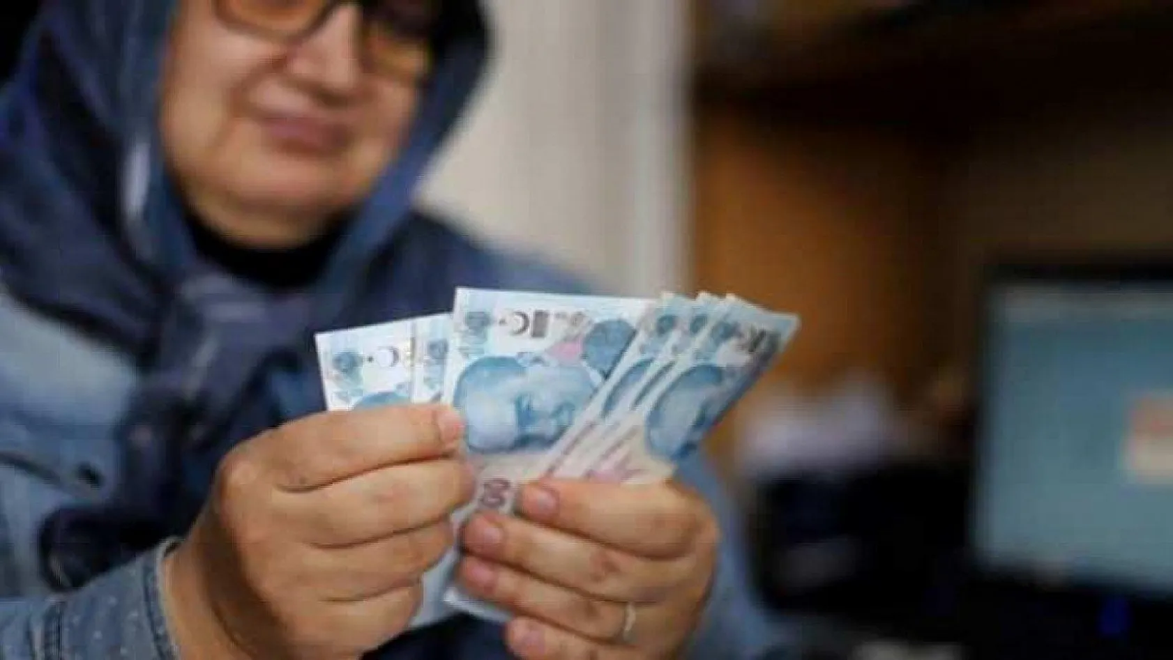 Emeklilerin gözü bayram ikramiyesinde