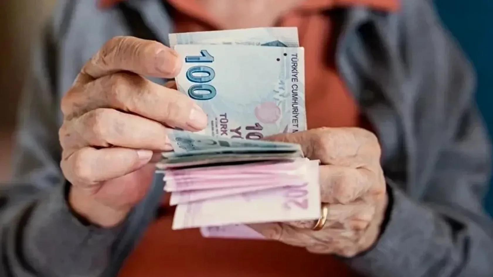 Özgür Erdursun rakam verdi: En düşük emekli maaşı 25 Bin TL mi oluyor?