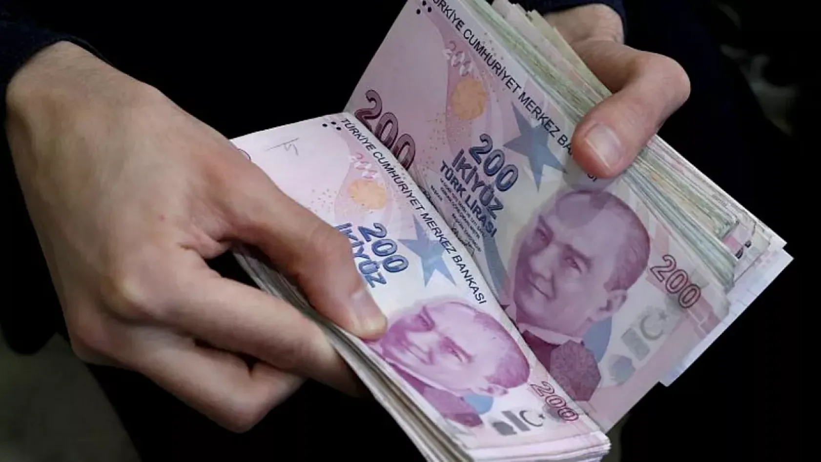 Emeklilikte 1 Gün Farkla 17 Yıl Bekleyenlere Müjde mi? 4 Milyon Kişi İçin Kademeli Emeklilik Masada!