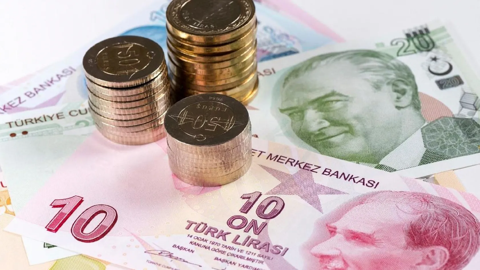 Emeklilikte 1 Gün Farkla 17 Yıl Bekleyenlere Müjde mi? 4 Milyon Kişi İçin Kademeli Emeklilik Masada!