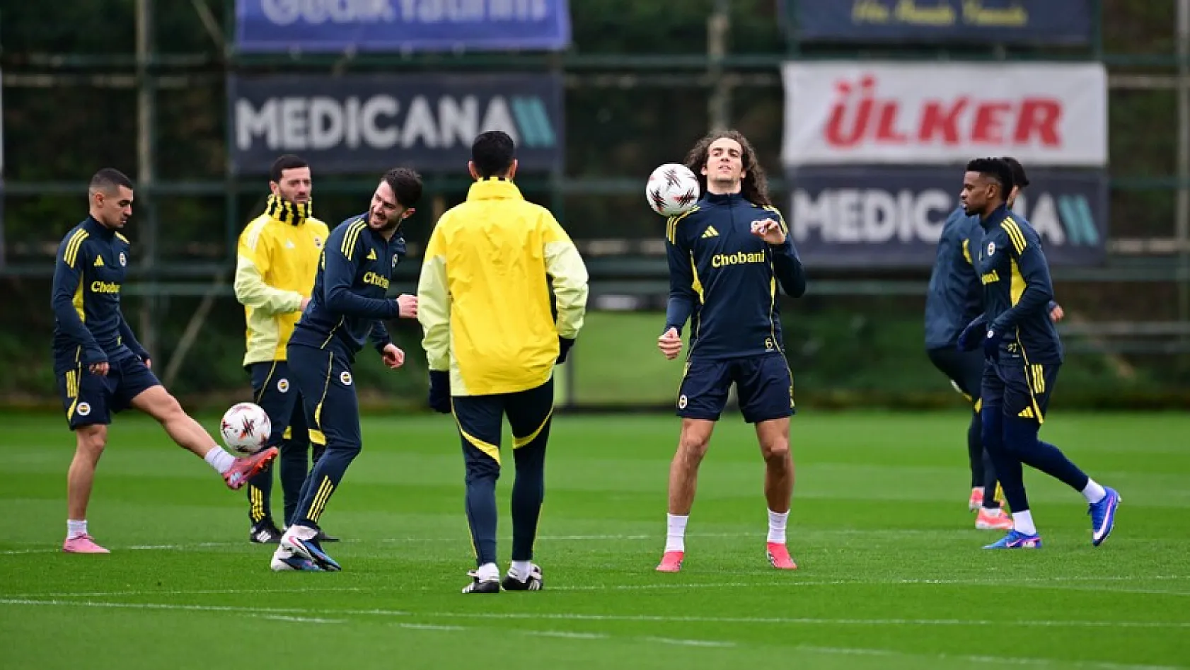 Fenerbahçe'de Büyük Ayrılık Operasyonu! Oosterwolde ile Birlikte 7 Futbolcudan Rekor Gelir Hedefi
