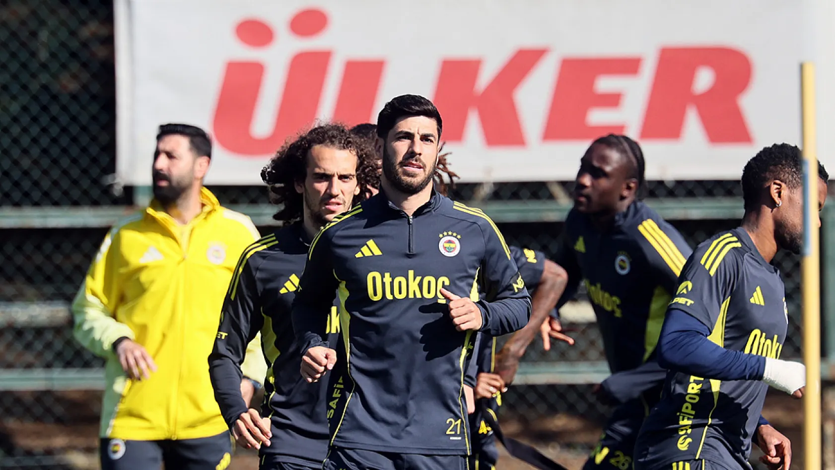Fenerbahçe'de Büyük Ayrılık Operasyonu! Oosterwolde ile Birlikte 7 Futbolcudan Rekor Gelir Hedefi