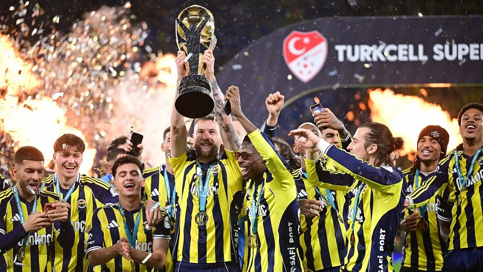 Hakan Safi'den Fenerbahçe Taraftarını Heyecanlandıran Sözler! Fenerbahçe'yi Şampiyon Yapmanın Yolunu Biliyorum