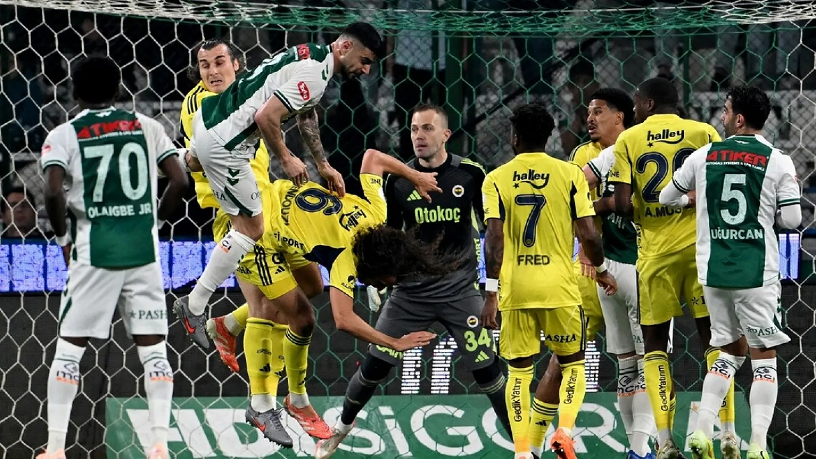 Fenerbahçe'den sezon finaline büyük jest: Eyüpspor maçı biletleri kadın ve çocuklara ücretsiz