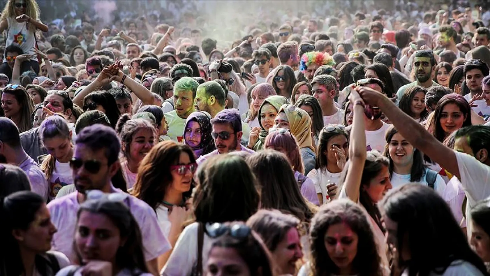 Türkiye'de Genç Nüfus Alarmı: Oran Son Yılların En Düşük Seviyesine Geriledi