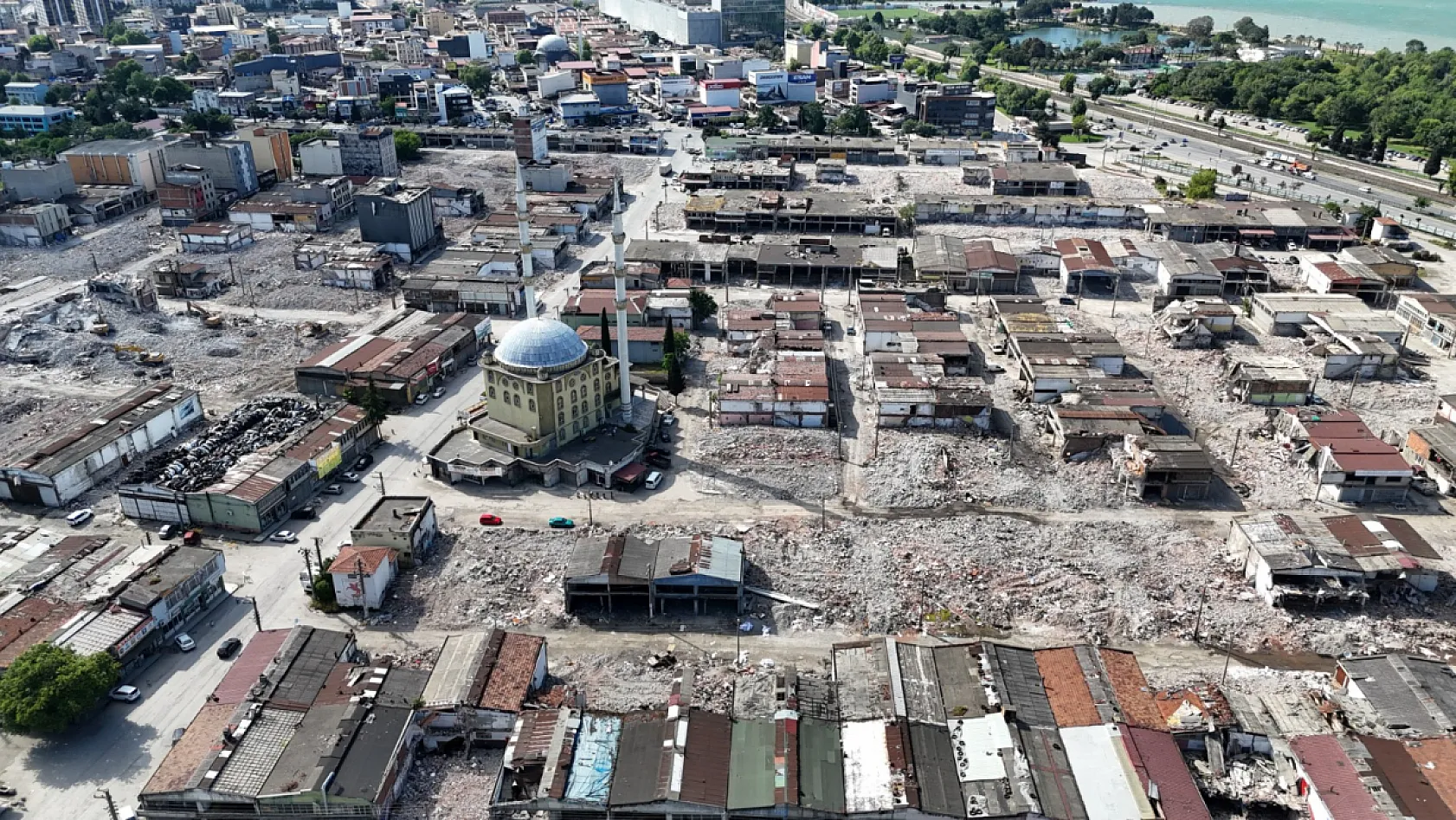 Gülsan sanayi sitesi'nde yıkımlar devam ediyor