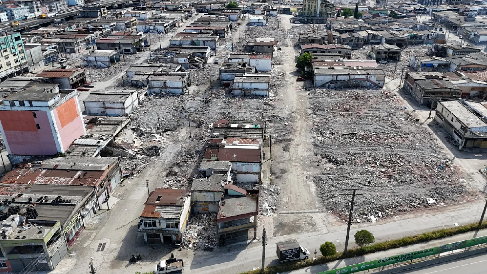 Gülsan sanayi sitesi'nde yıkımlar devam ediyor