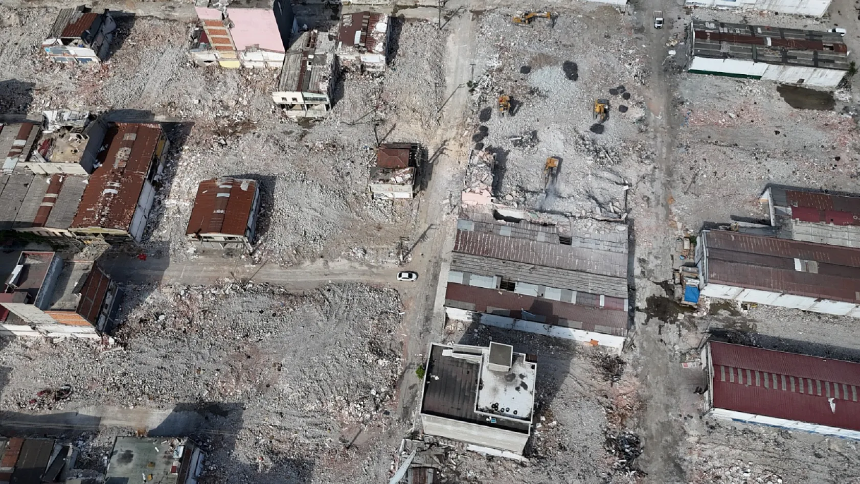 Gülsan sanayi sitesi'nde yıkımlar devam ediyor