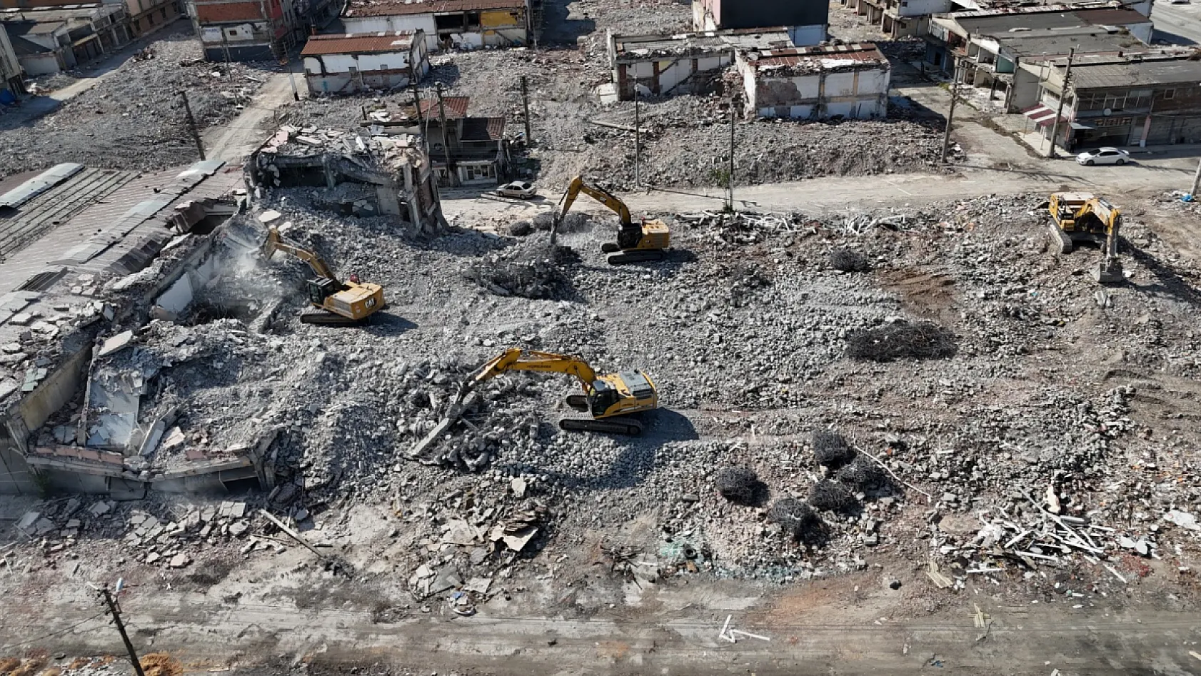 Gülsan sanayi sitesi'nde yıkımlar devam ediyor